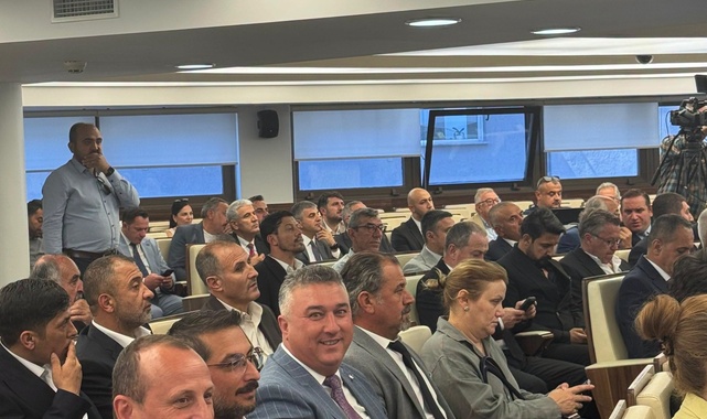 Ayvacık Belediyesi'nin Araç Filosuna Yeni İş Makinesi Desteği-1