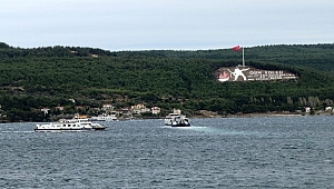 Gökçeada'da feribot seferlerine fırtına engeli