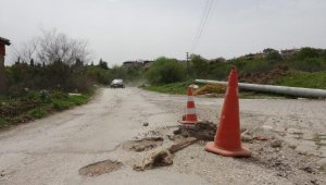 Ayvacık'ta kısıtlamada rögar kapakları çalındı