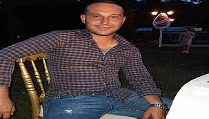 Motosikletiyle ağaca çarpıp öldü