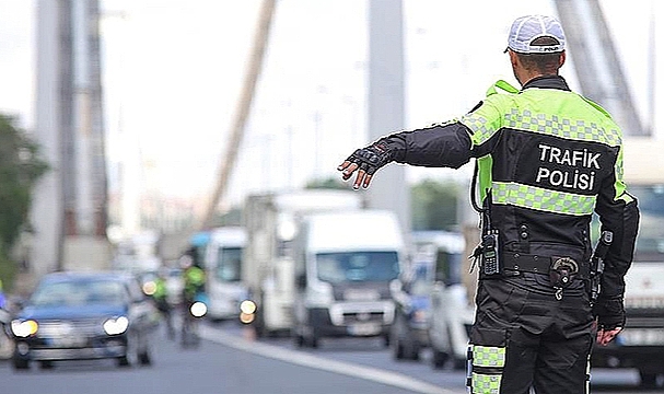 5 İSTİSNA DIŞINDA TRAFİKTE CEZA PUANLARI SİLİNİYOR!