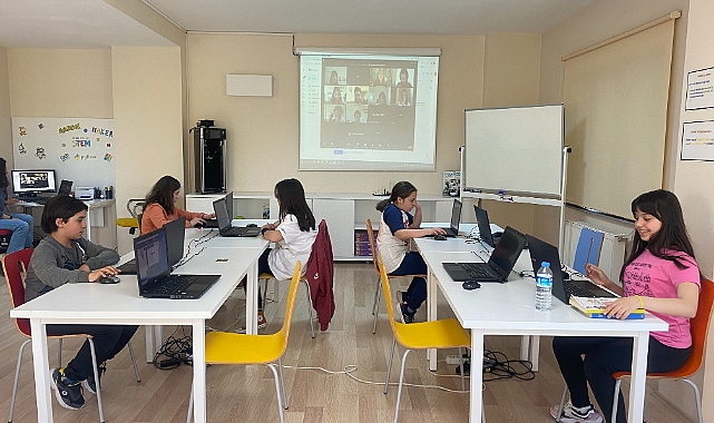 Çocuk Kültür Evi ve Boğaziçi Üniversitesi İşbirliğinde, Çocuklara Güvenli İnternet Kullanımı Anlatıldı
