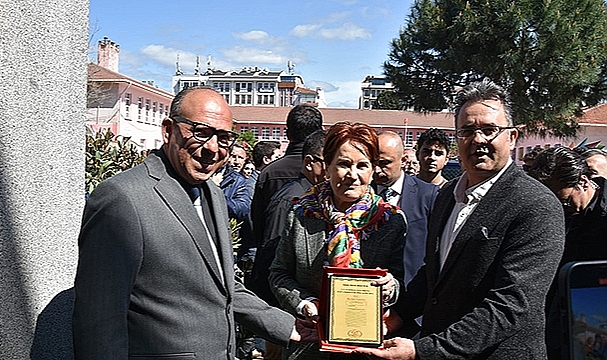 EYT'LİLERDEN AKŞENER'E TEŞEKKÜR