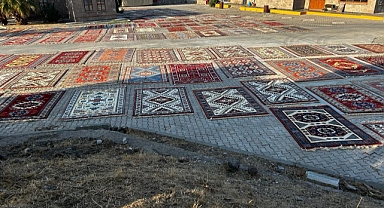Antik Çağın Bilim ve Felsefe Merkezi Assos Antik Kentinde Halı Sergisi Görenlerin İlgi Odağı Oldu