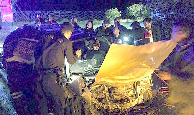 EZİNE'DE TRAFİK KAZAI 1 ÖLÜ