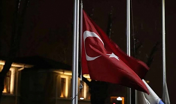 TÜRKİYE'DE ÜÇ GÜNLÜK MİLLİ YAS İLAN EDİLDİ!