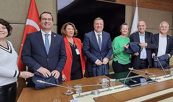 ANKARA'DA OMUZ OMUZA