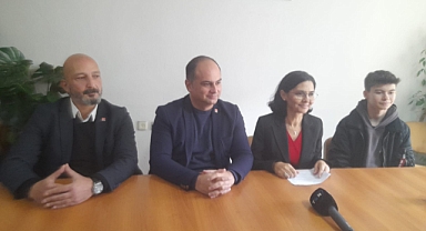 CHP Kepez Belediye Başkanlığı Aday Adaylığı Sürecinde Sürpriz Gelişme: Toprak Ertekin, Aday Adaylığından Çekilip  Meclis Üyeliği İçin Adaylık Başvurusu Yaptı