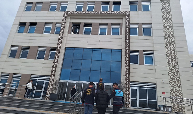 Jandarma hapis cezası bulunup aranan 2 Firariyi yakaladı