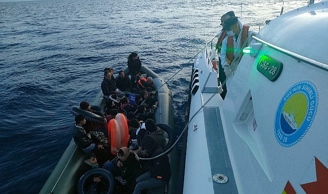 Ayvacık açıklarında  yine 30 kaçak göçmen kurtarıldı