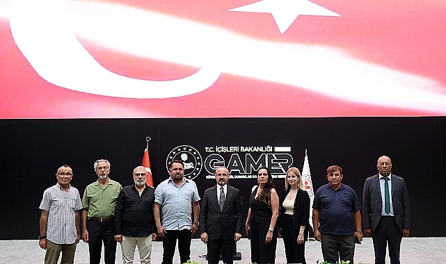 Çanakkaleli Gazeteciler Bülent Turan'ı ziyaret etti