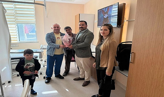 Kent Konseyi Çanakkale'de 29 Ekim'de Doğan Bebekleri Ziyaret Etti