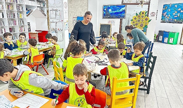 Çocuklar, Kitapların büyülü dünyasında eğlendiler