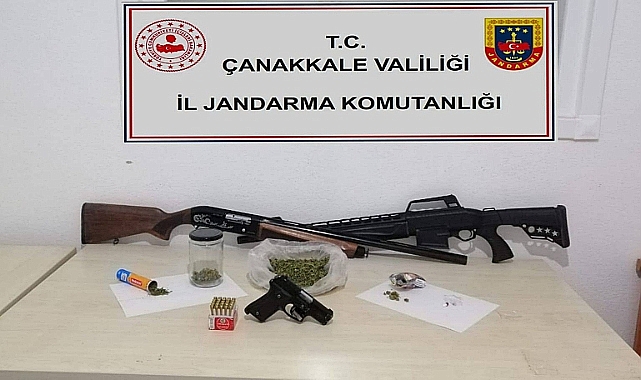 Küçükkuyu'da  durdurulan araçta, esrar ve silah ele geçirildi!