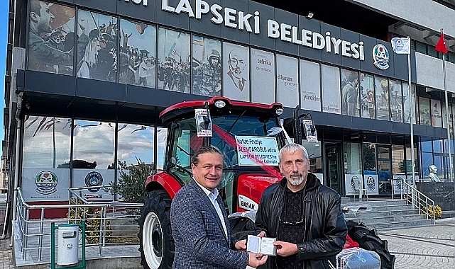 Lapseki Belediyesi'ne Traktör Hibesi