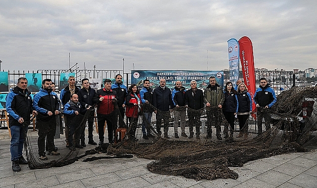 Çanakkale'de 2024 yılında denizden 16 bin metrekare hayalet ağ çıkarıldı.