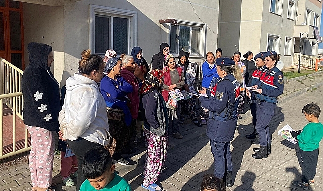 Ezine İlçesinde KADES Tanıtımı "Erken Yaşta Zorla Evliliklere Dur de!"