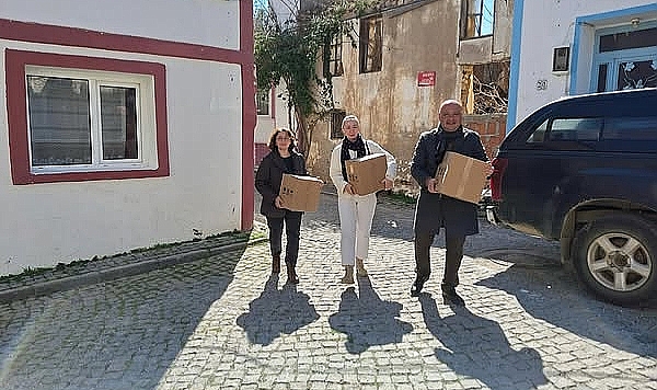Bozcaada’da Ramazan Kolileri İhtiyaç Sahiplerine Teslim Edildi.