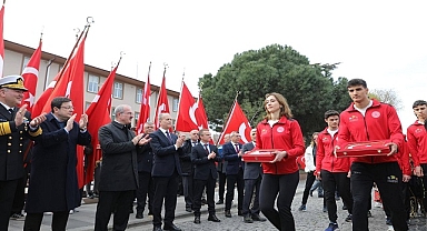 Çanakkale'de Deniz Zaferi'nin  110 Yıl Coşkusu Başladı