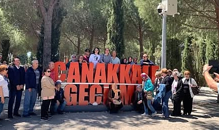 Balıkesirli Şehit ve Gazi aileleri, Çanakkale’de şehitlikleri ziyaret etti.