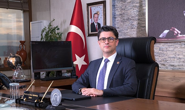 ÇOMÜ Rektörü Erenoğlu'ndan Sınav Öncesi Öğrencilere Başarı Dileği