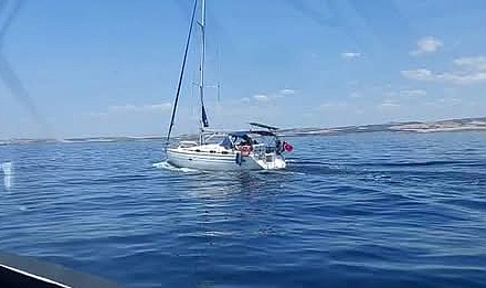 Gelibolu'da Yelkenli Göçmen Tekneye Operasyonu