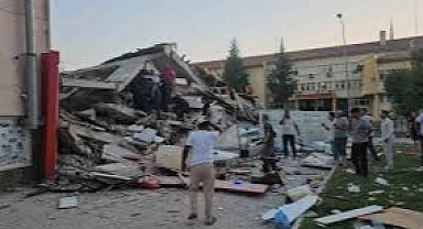 Balıkesir Sındırgı'da 6,1 Büyüklüğünde Deprem: Çok Sayıda İlde Hissedildi