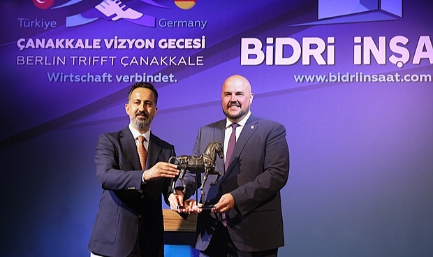 Berlin &amp; Çanakkale, Vizyon Gecesinde Geleceğe El Sıkıştı