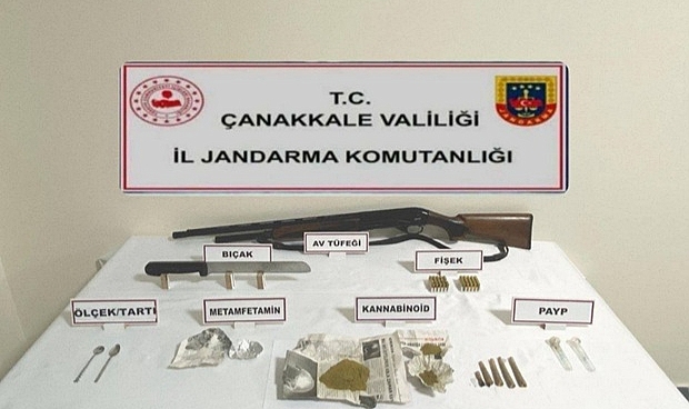 Biga ve Ezine İlçelerinde Zehir Tacirlerine Darbe, 4 Şüpheli Tutuklandı