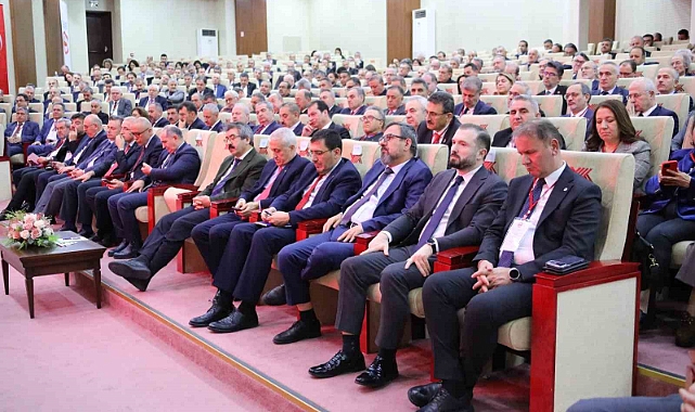 ÇOMÜ Rektörü Prof. Dr.  Erenoğlu: “Üniversiteler Toplumsal Katkısını Artırıyor”
