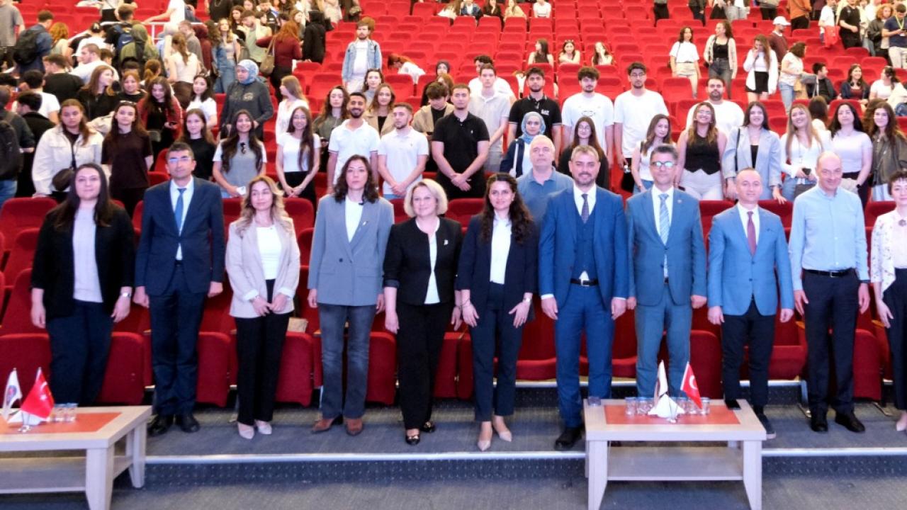 Küresel İş Dünyasına Açılan Anahtar ÇOMÜ’de Anlatıldı