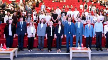 Küresel İş Dünyasına Açılan Anahtar ÇOMÜ’de Anlatıldı