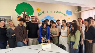 ÇOMÜ'lü Gönüllülerden Ağaköy’e Sıfır Atık Kütüphanesi