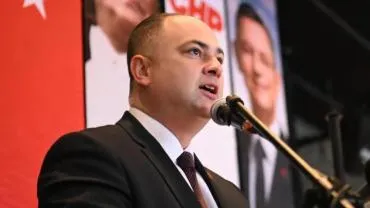 CHP Çanakkale'de 'Koltuk' Protestosu: Görevden Alınan Can Ergun'dan Tarla Sokak'ta Sert Mesaj