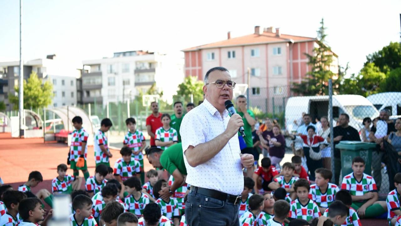 Kepez'de Yaz Futbol Okulu Yeni Sezona Coşkuyla Başladı