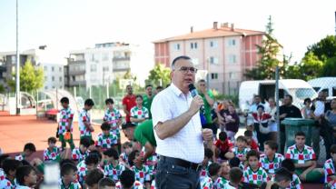 Kepez'de Yaz Futbol Okulu Yeni Sezona Coşkuyla Başladı